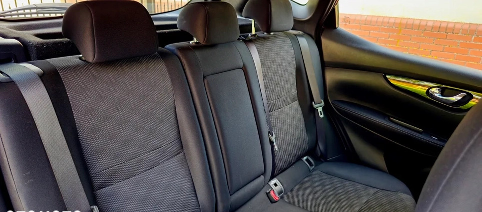 Nissan Qashqai cena 61900 przebieg: 97700, rok produkcji 2017 z Elbląg małe 667